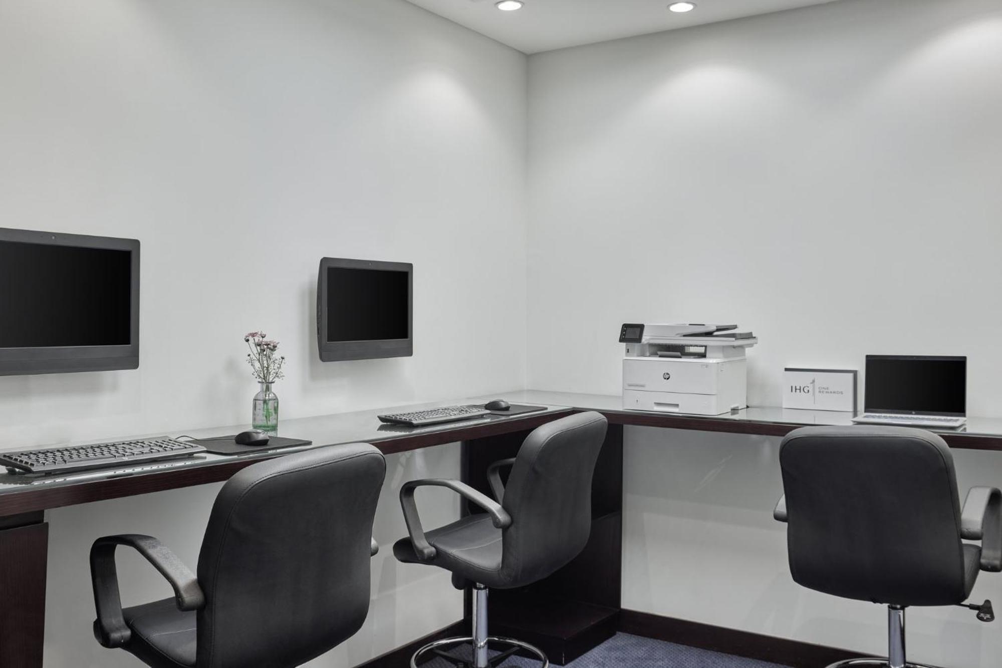 Holiday Inn Cairo Maadi By Ihg Buitenkant foto